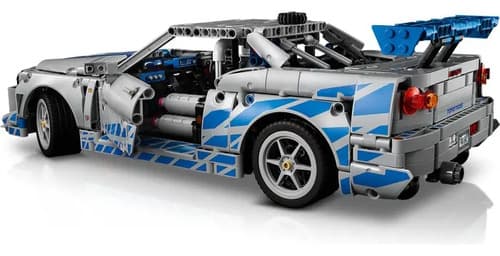 Traseira Esportiva com Aerofólio e Escapamento Nissan Skyline LEGO