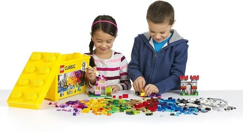 Exemplos de Montagens LEGO 10698: Castelo, Moto, Câmera e Animais