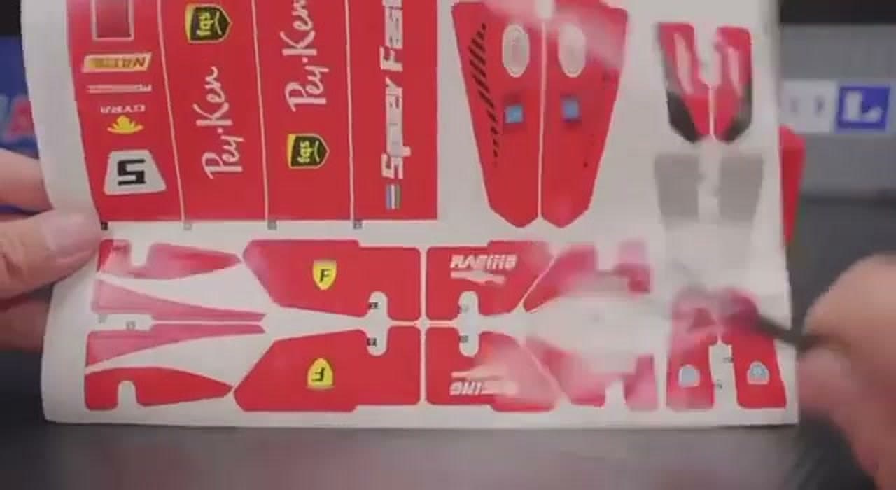 Cartela de Decalques e Adesivos Oficiais de Corrida F1 Ferrari