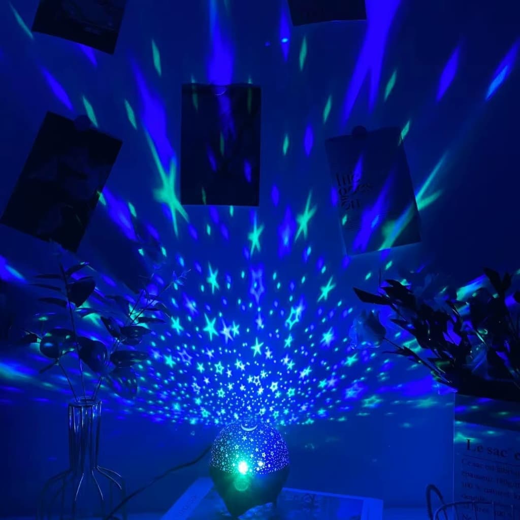 Luminária Projetor de Estrelas Azul em Ambiente Decorado